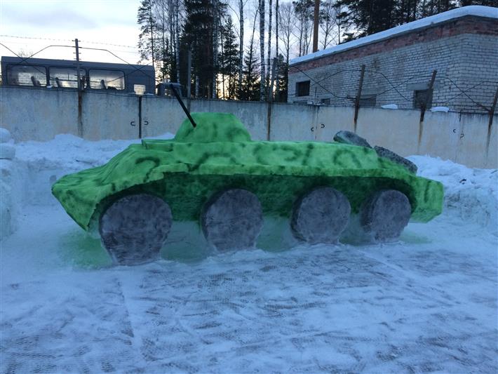 Военнослужащие Уральского округа Росгвардии провели конкурс снежных скульптур