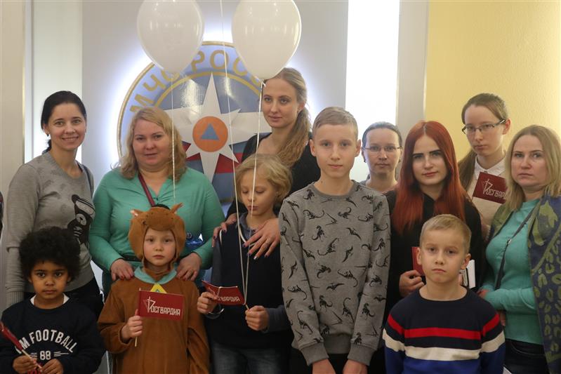 В Северной столице прошли новогодние мероприятия для детей погибших военнослужащих и сотрудников 