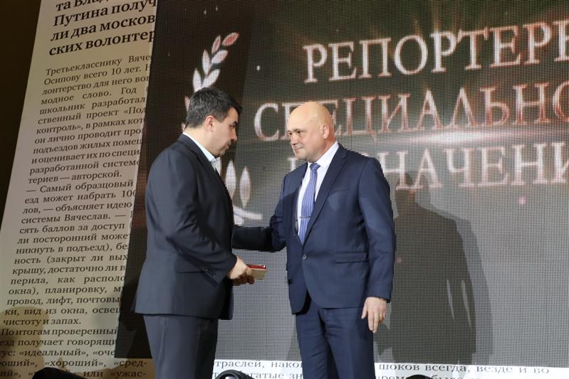 Статс-секретарь Росгвардии генерал-полковник Сергей Захаркин вручил ведомственные медали представителям СМИ