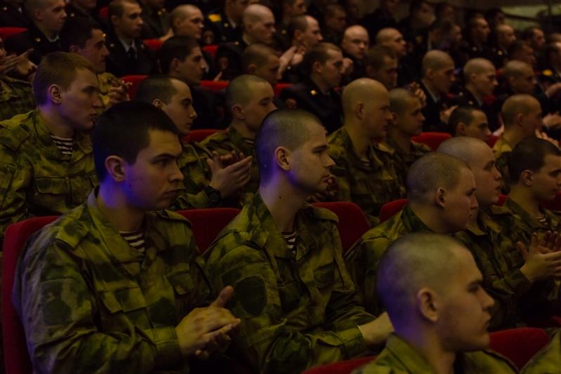 Режиссёр фильма «Т-34» пригласил росгвардейцев на премьерный киносеанс (фото, видео)