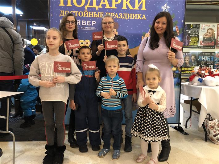 В Северной столице прошли новогодние мероприятия для детей погибших военнослужащих и сотрудников 