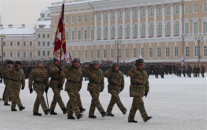 В Санкт-Петербурге военнослужащие Росгвардии приняли участие в параде в честь 75-й годовщины полного освобождения Ленинграда от фашистской блокады