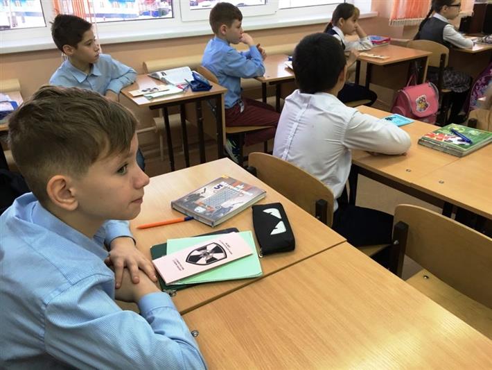 На Ямале сотрудники Росгвардии напомнили  школьниками о безопасности в период зимних каникул