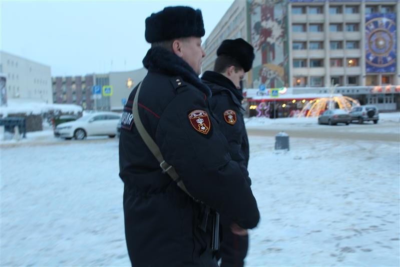 В Орле и Ярославле сотрудники и военнослужащие Росгвардии провели акцию «Безопасный Новый год»