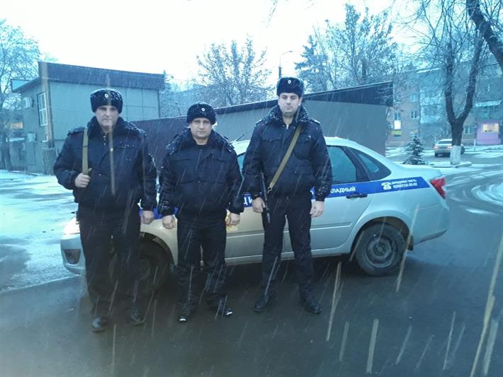 В Кабардино-Балкарии росгвардейцы совместно с полицейскими задержали подозреваемых в грабеже
