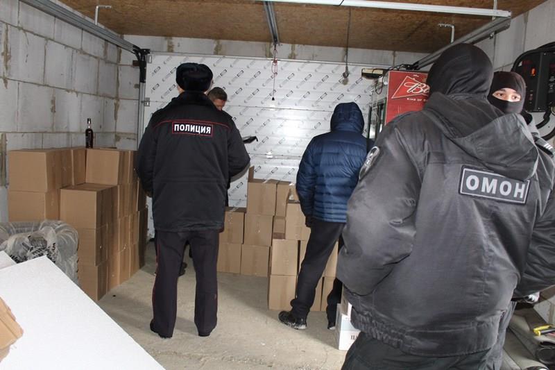 В Челябинской области при участии бойцов ОМОН из незаконного оборота изъят немаркированный алкоголь