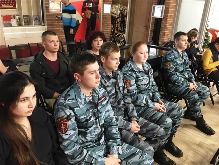 В Хабаровске состоялась встреча молодых сотрудников Росгвардии с жителями блокадного Ленинграда