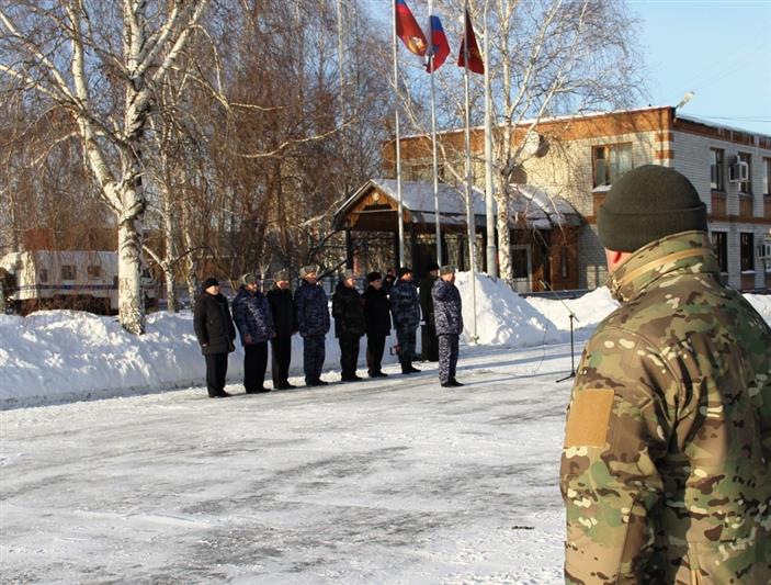 Сотрудники тюменского СОБР и ОМОН вернулись из служебной командировки