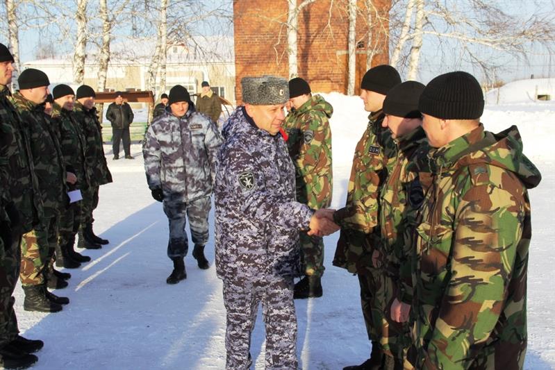 Сотрудники тюменского СОБР и ОМОН вернулись из служебной командировки