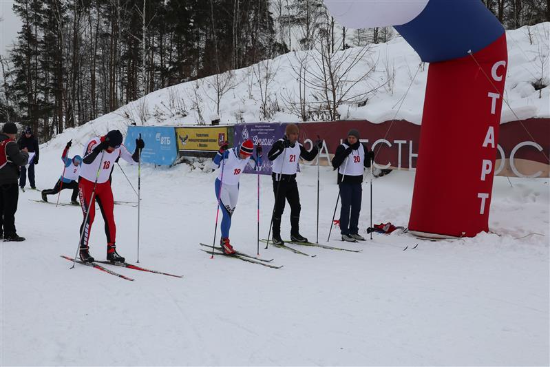В столице прошел ежегодный чемпионат московского управления Росгвардии по лыжным гонкам и служебному двоеборью