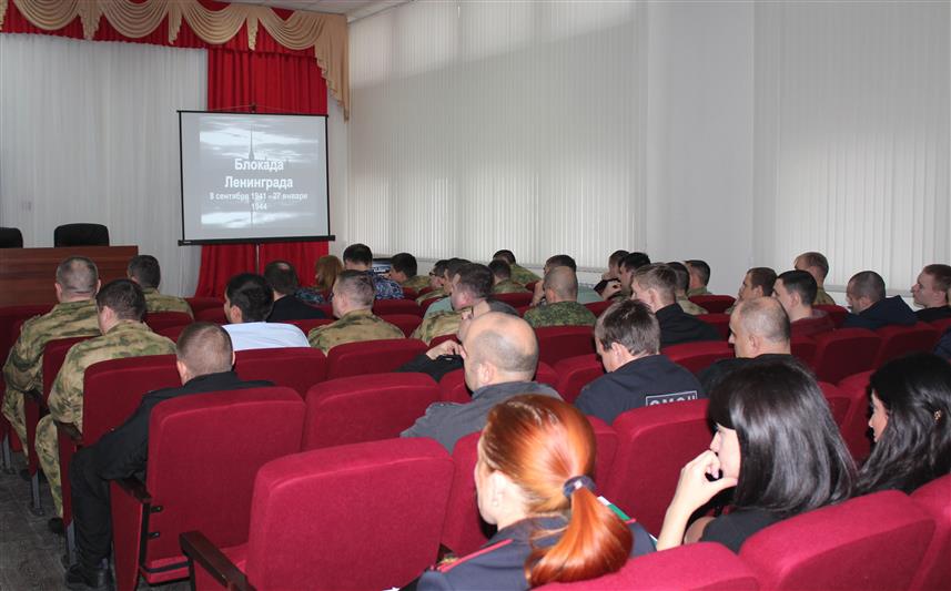 В Ростове-на-Дону росгвардейцы встретились с жительницей блокадного Ленинграда