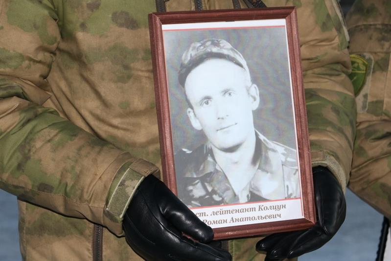 В бригаде оперативного назначения Центрального округа войск национальной гвардии состоялась церемония передачи в подразделения фотографий военнослужащих, навечно зачисленных в списки воинской части 
