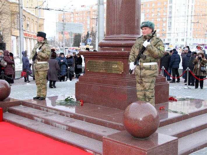 Военнослужащие Сибирского округа приняли участие в митинге, посвящённом 75-й годовщине освобождения Ленинграда от фашистской блокады