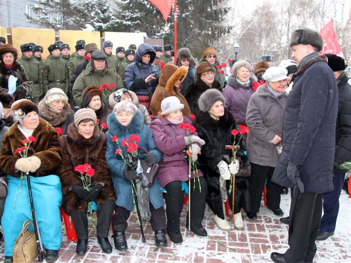 Военнослужащие Сибирского округа приняли участие в митинге, посвящённом 75-й годовщине освобождения Ленинграда от фашистской блокады