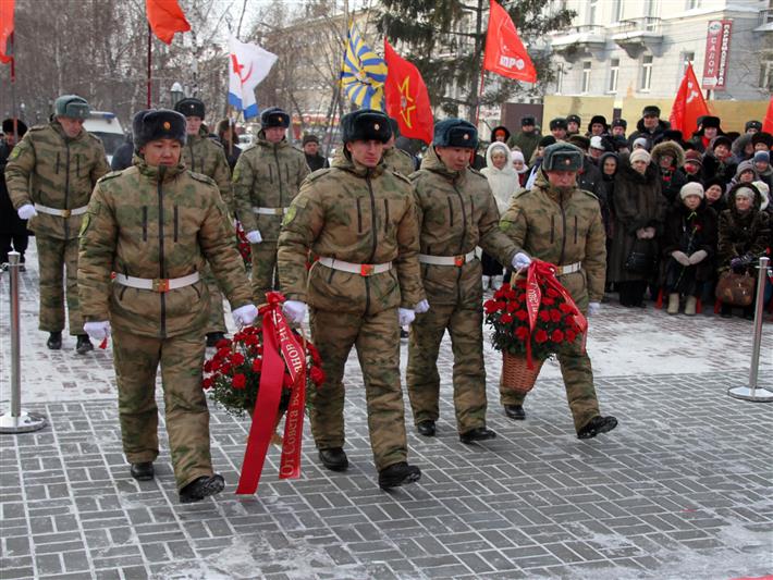 Военнослужащие Сибирского округа приняли участие в митинге, посвящённом 75-й годовщине освобождения Ленинграда от фашистской блокады