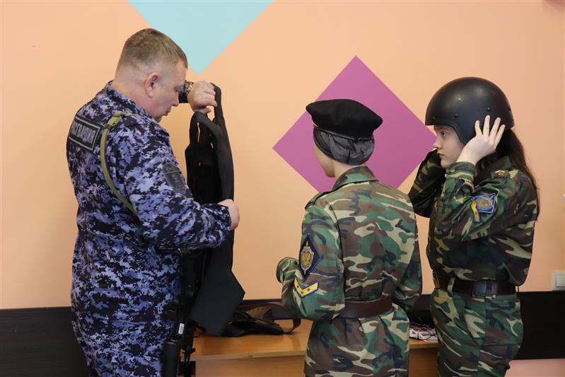 Росгвардейцы приняли участие в торжественном открытии ежегодного месячника оборонно-массовой и военно-патриотической работы в Республике Марий Эл