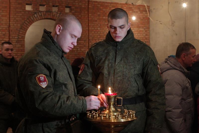 В ПОДМОСКОВНОЙ БАЛАШИХЕ ВОЕННОСЛУЖАЩИЕ ДИВИЗИИ ИМЕНИ Ф.Э. ДЗЕРЖИНСКОГО РОСГВАРДИИ ПРИНЯЛИ УЧАСТИЕ В КРЕЩЕНСКИХ КУПАНИЯХ