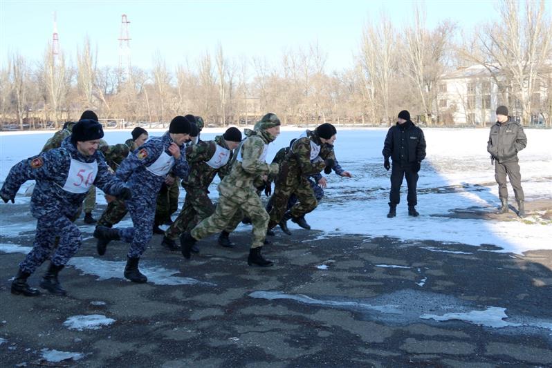 В Ростовской области определили лучших росгвардейцев в служебном двоеборье