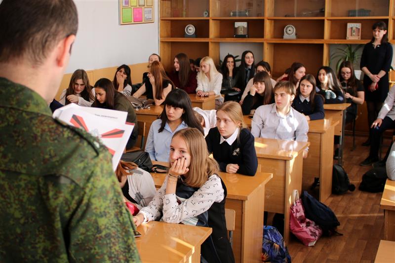 Росгвардейцы провели урок инженерной подготовки в ставропольской школе