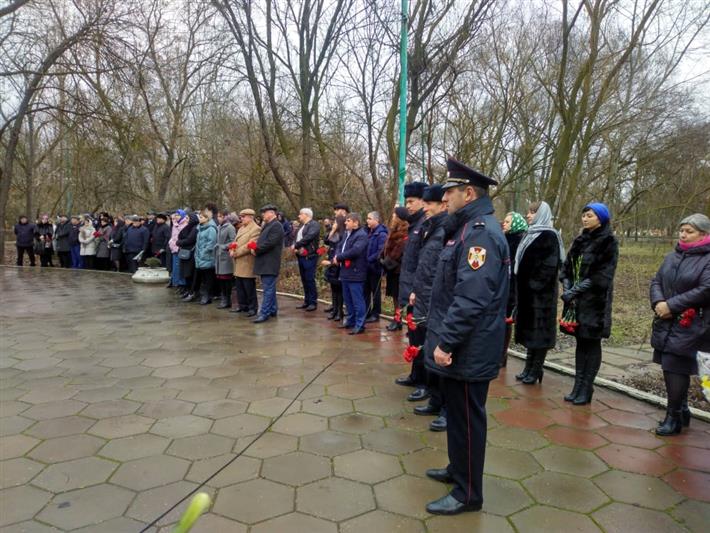 Военнослужащие и сотрудники Росгвардии приняли участие в памятных мероприятиях, посвященных кизлярским событиям 1996 года