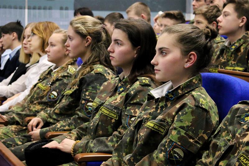 Благодаря росгвардейцам школьники Ставрополья узнали о страшных днях блокады Ленинграда (фото, видео)