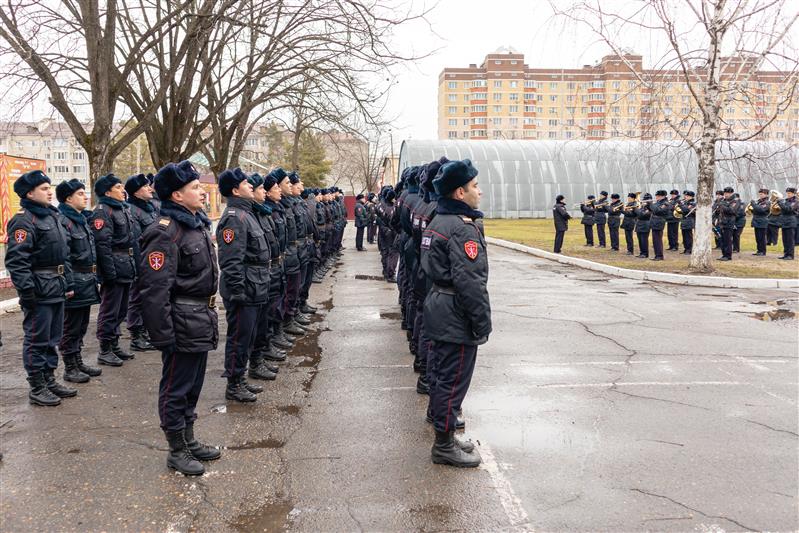 Военнослужащие краснодарского полка Росгвардии простились с Боевым знаменем 
