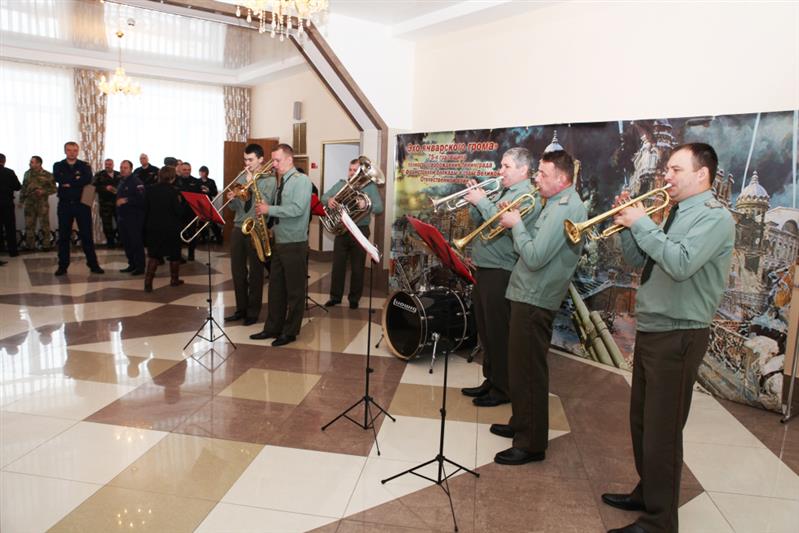 В Хабаровске росгвардейцы организовали памятную акцию, посвященную снятию блокады Ленинграда 