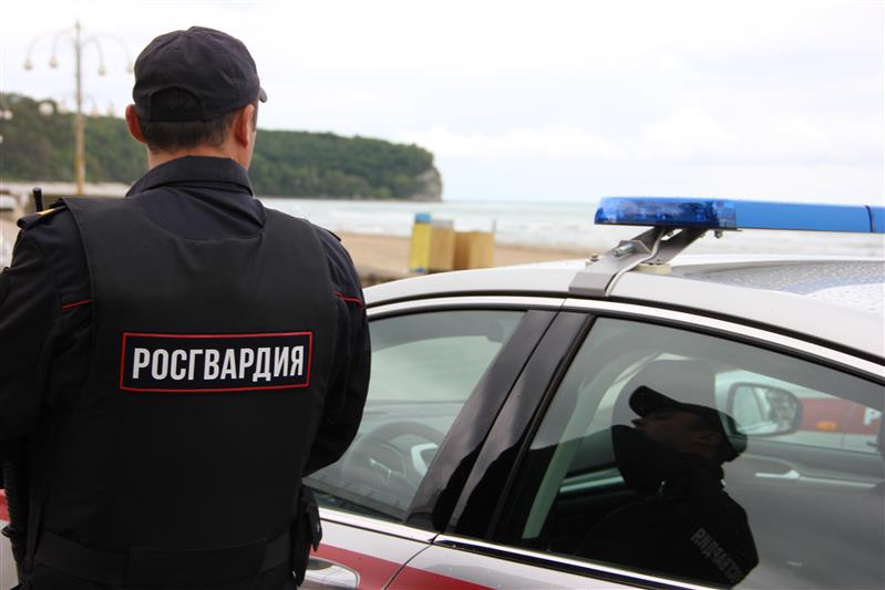 Сотрудники Росгвардии пресекли несколько фактов краж из гипермаркета в Краснодаре
