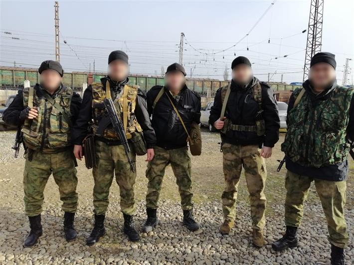 При участии ОМОН на транспорте в Дагестане задержан подозреваемый в незаконном обороте оружия