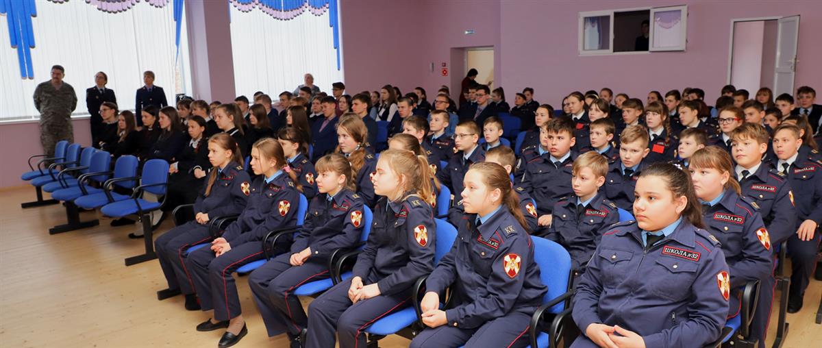 В Мордовии представители силовых структур региона встретились с кадетами Росгвардии и юными журналистами