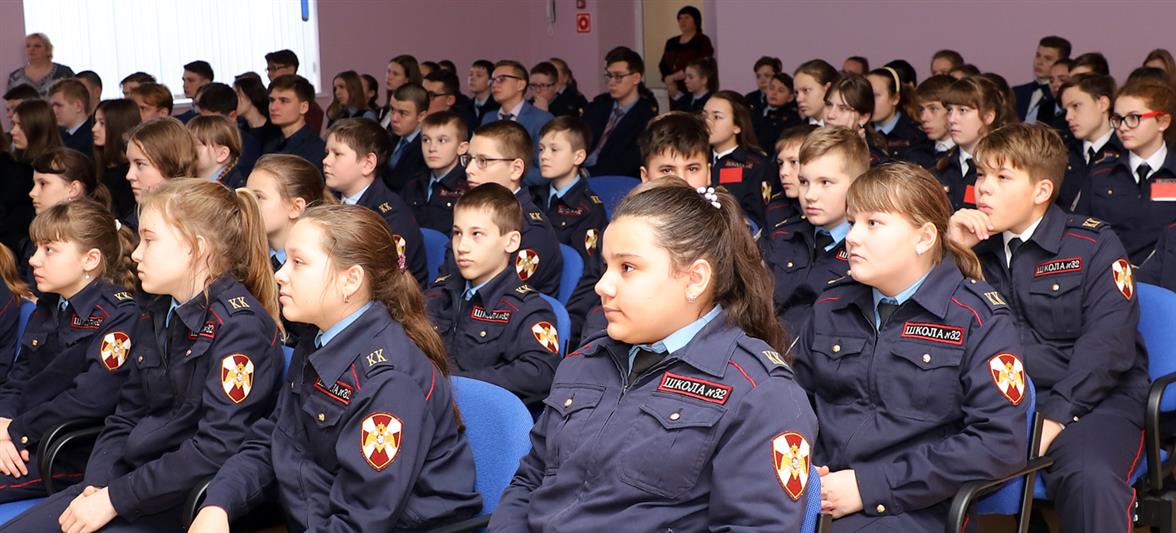 В Мордовии представители силовых структур региона встретились с кадетами Росгвардии и юными журналистами