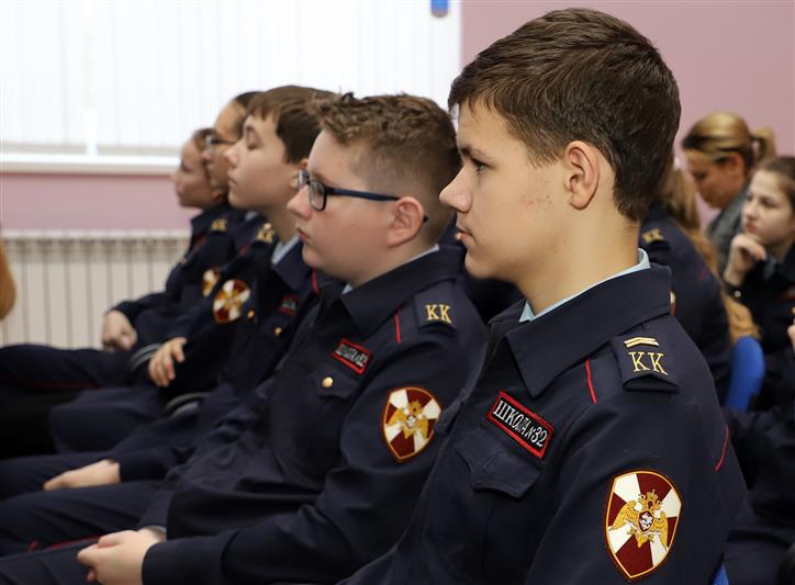 В Мордовии представители силовых структур региона встретились с кадетами Росгвардии и юными журналистами