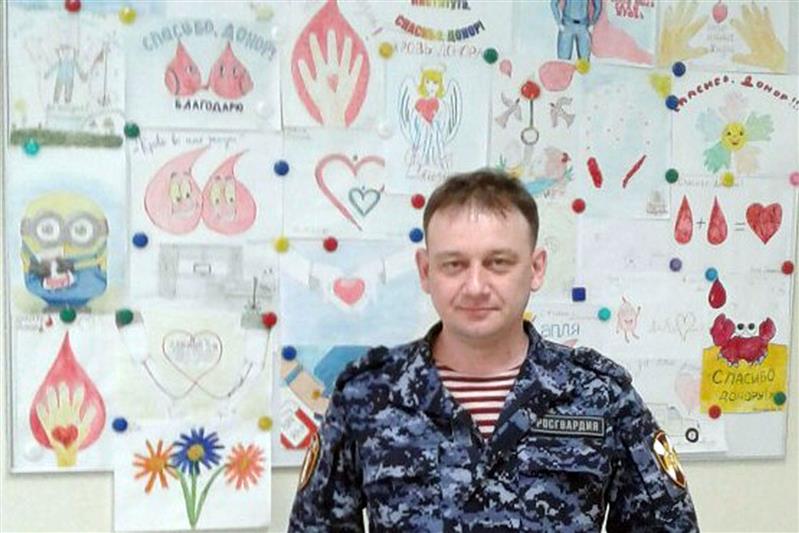Кировский росгвардеец стал донором костного мозга для малыша с острой формой онкологического заболевания