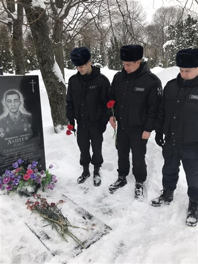 Курские росгвардейцы почтили память погибших товарищей