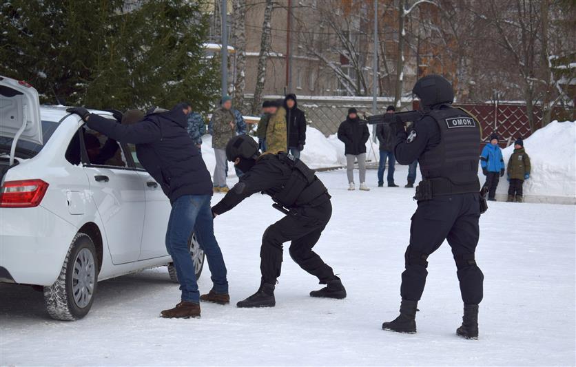 В крымских подразделениях вневедомственной охраны прошли тренировки по боевой готовности