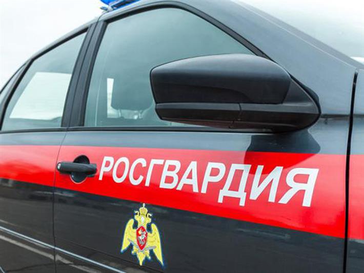 В Новосибирской области сотрудник Росгвардии во внеслужебное время задержал подозреваемых в совершении кражи 