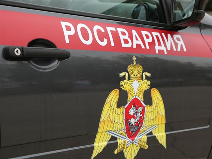 Новосибирские росгвардейцы своевременно оповестили жильцов многоквартирного дома о пожаре