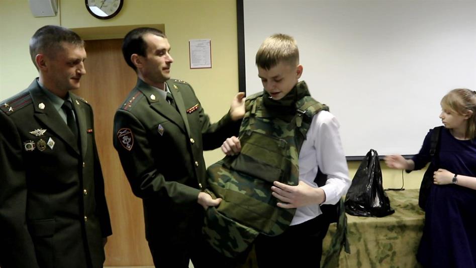 Офицеры инженерной службы управления Уральского округа Росгвардии рассказали старшеклассникам  о своей профессии