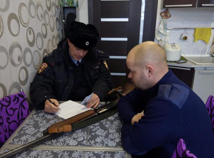 В рамках акции «Безопасный новый год» белгородскими росгвардейцами изъято 6 единиц огнестрельного оружия 