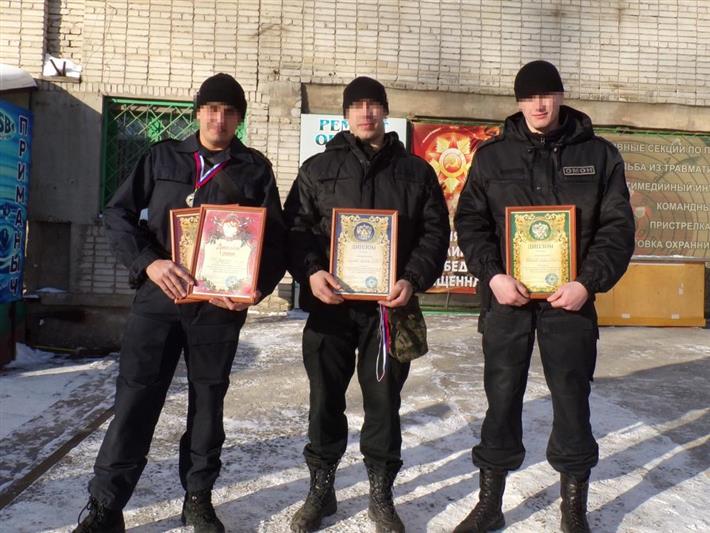 Бойцы курганских спецподразделений Росгвардии стали лучшими в дуэльной спортивной стрельбе из пистолета 