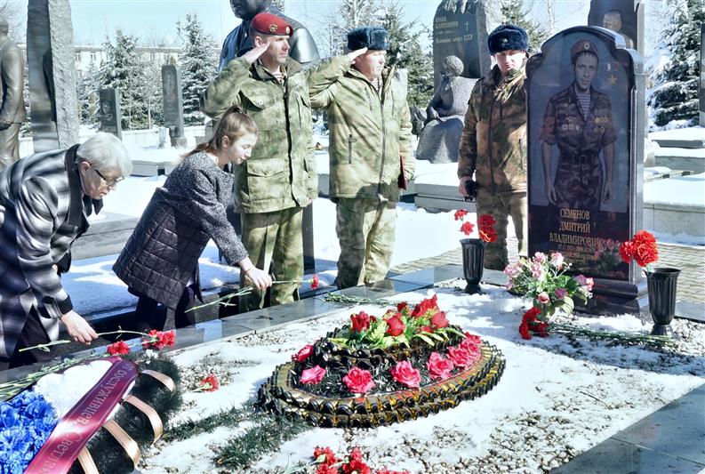 Во Владикавказе почтили память павшего офицера войск право-порядка Дмитрия Семенова