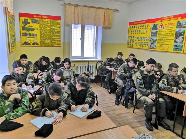 В рамках акции Росгвардии «Неделя мужества» в Ростовской области и Калмыкии проведены патриотические мероприятия  