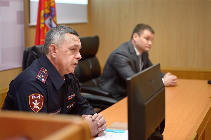 Оренбургским росгвардейцам торжественно вручили значки «ГТО»