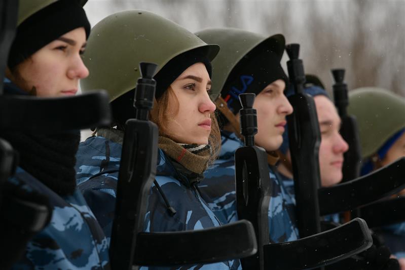 Школьники Кузбасса попробовали себя в роли бойцов Росгвардии (фото, видео)