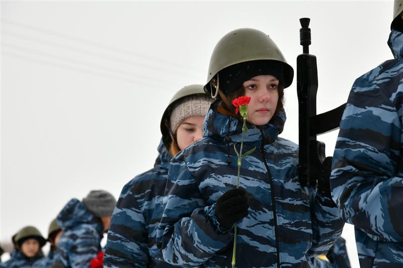 Школьники Кузбасса попробовали себя в роли бойцов Росгвардии (фото, видео)