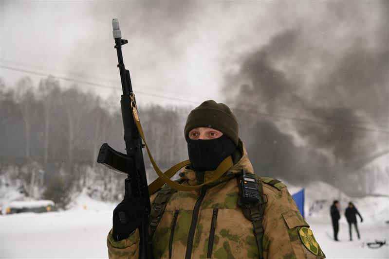 Школьники Кузбасса попробовали себя в роли бойцов Росгвардии (фото, видео)