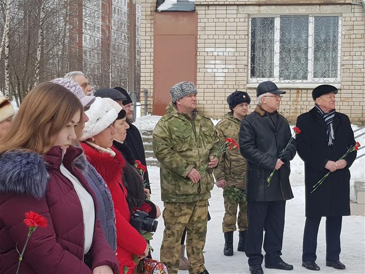 По инициативе Росгвардии в Иванове открыта мемориальная доска в память о погибшем военнослужащем внутренних войск