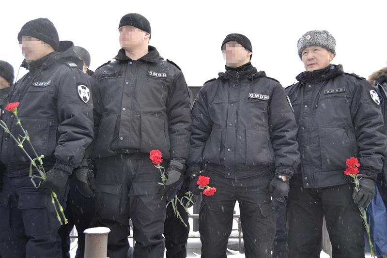 Бойцы якутского ОМОН приняли участие в открытии памятника воинам-интернационалистам