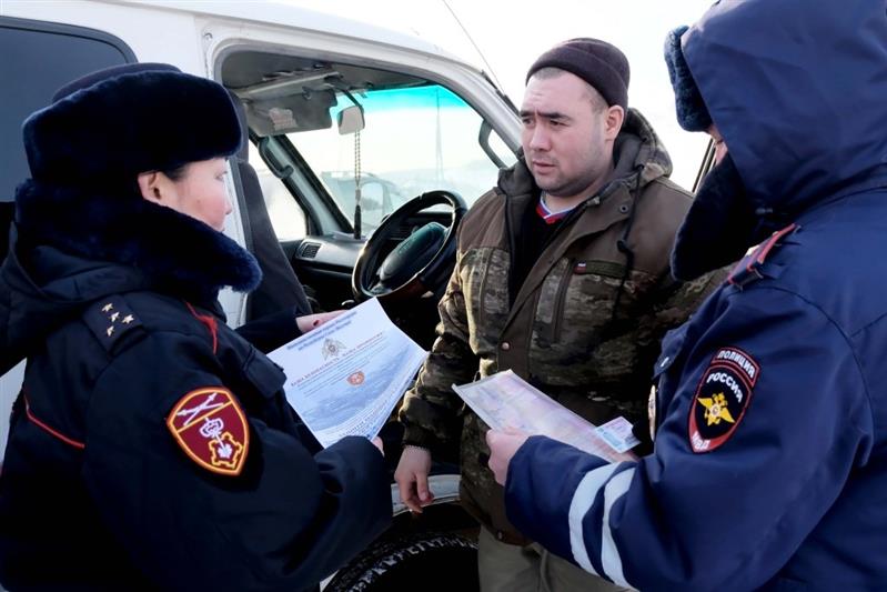 Пресс-службы управлений Росгвардии и ГИБДД провели в Якутске акцию «Защити машину от угона!»