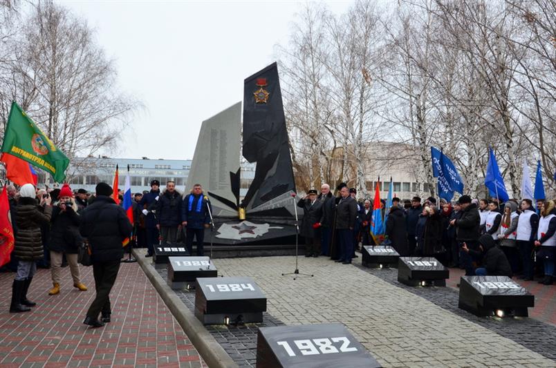 Росгвардейцы приняли участие в открытии мемориала воинам-интернационалистам в Тамбове